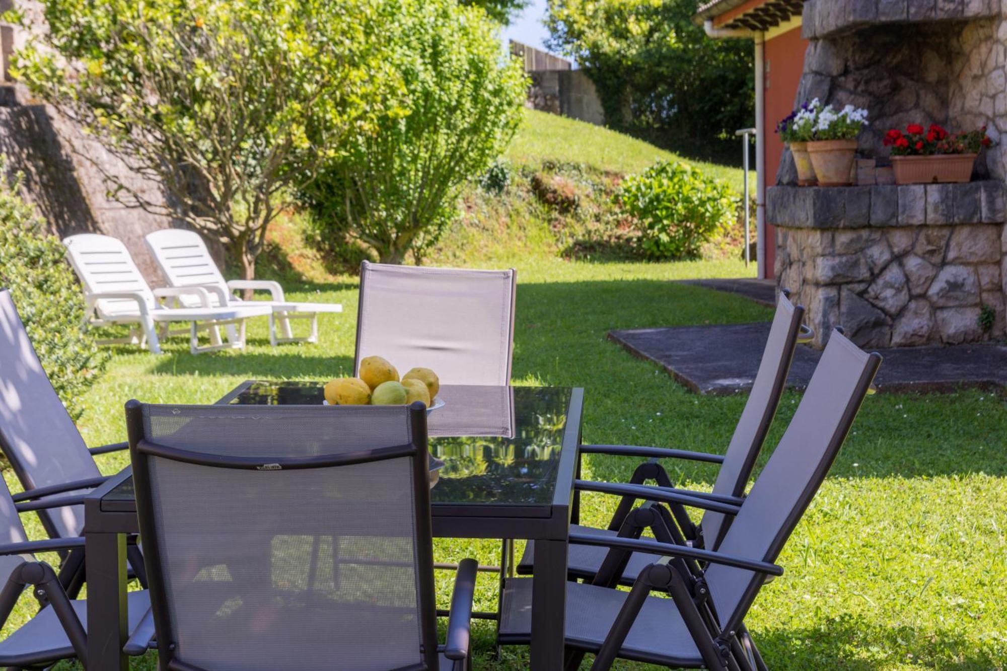 Casa Con Jardin Privado Orena Exterior photo